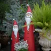 730mm Outdoor Santa Claus Statue Garden Resin Christmas Decor Standing Figurine in Red