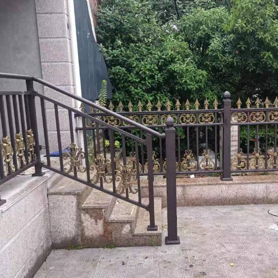 Picture of Aluminium Alloy Rooftop Railing, Villa Second-Floor Balustrade, Wrought Iron Style Outdoor Garden Fence