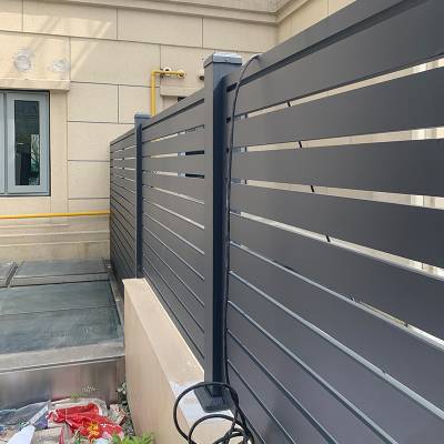Horizontal Slat Aluminium Fence, Villa Perimeter Fencing and Garden Aluminium Railing