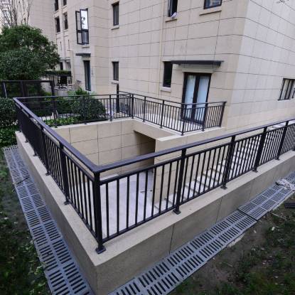 博盾新型组装式镀锌钢栏杆 别墅阳台小区围栏 室外露台楼梯防护栏