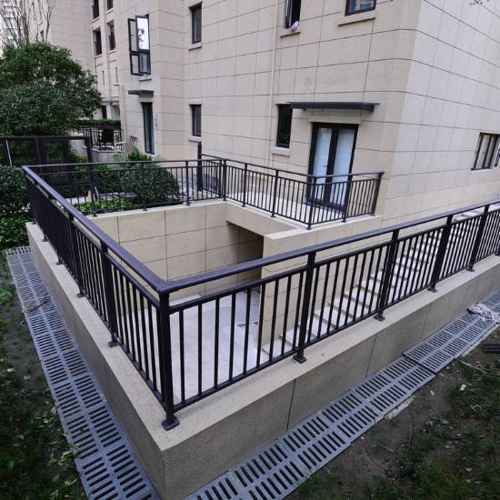 Picture of Modular Assembled Galvanised Steel Balustrade for Villa Balcony, Fence, Terrace and Stairs